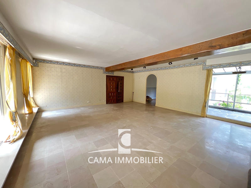 Maison - 349 m² - 10 pièces