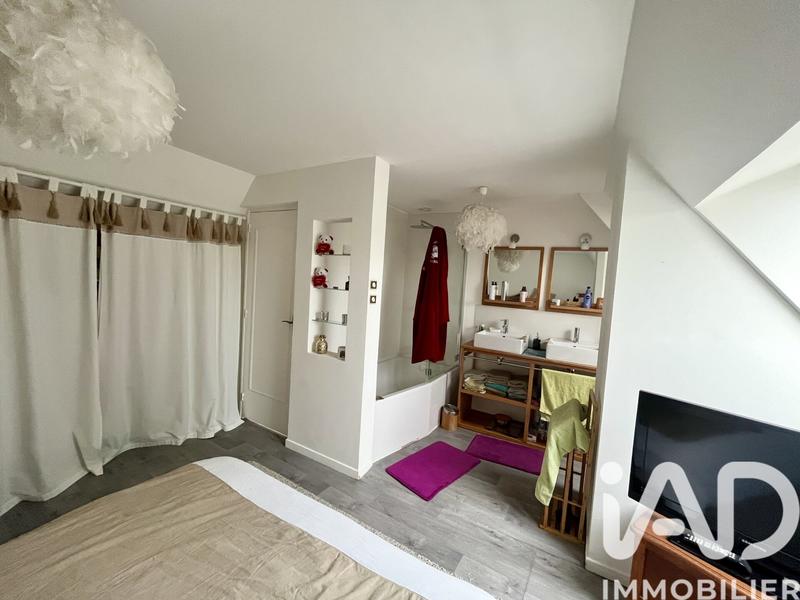 Maison - 325 m² - 13 pièces