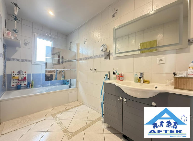 Maison - 102 m² - 6 pièces