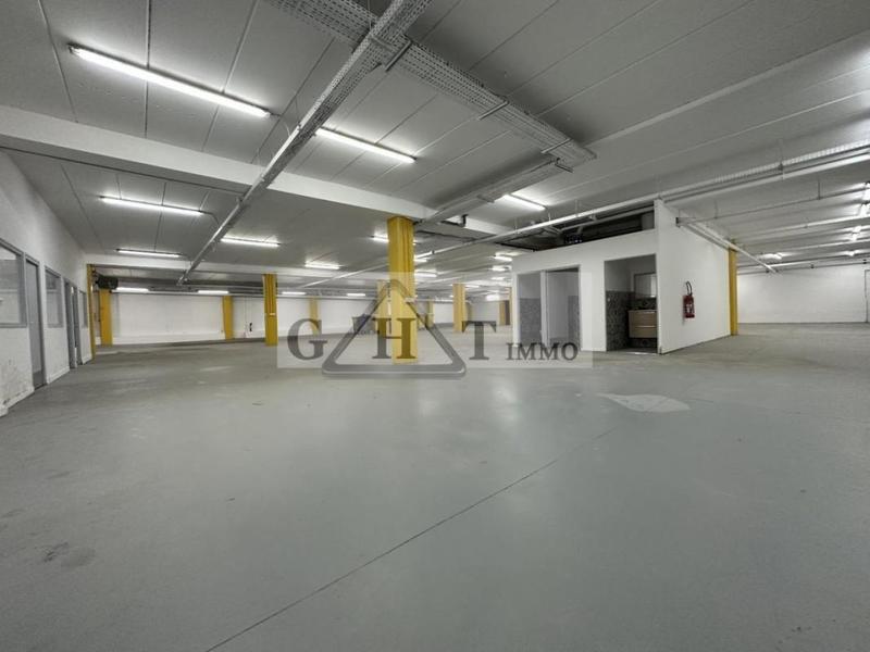 Entrepôt - 1 500 m²