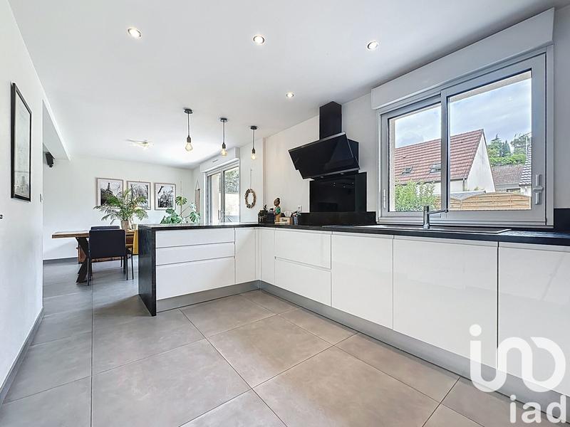 Maison - 102 m² - 6 pièces