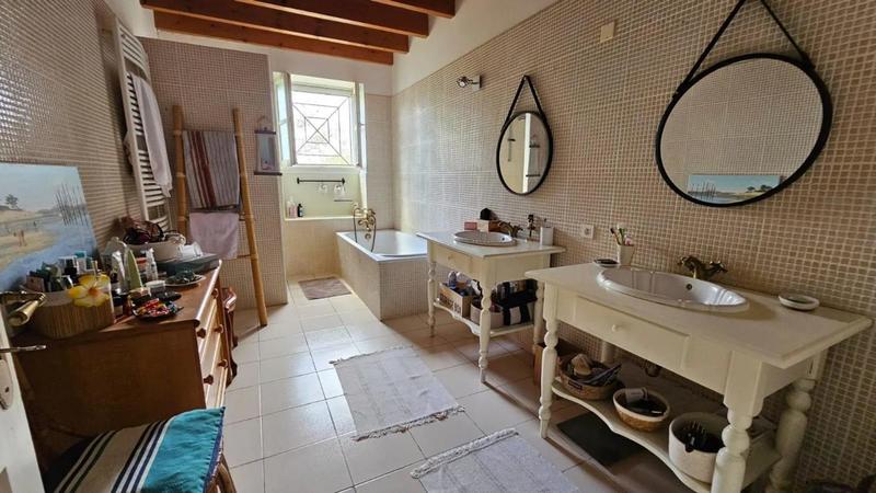 Maison - 285 m² - 11 pièces