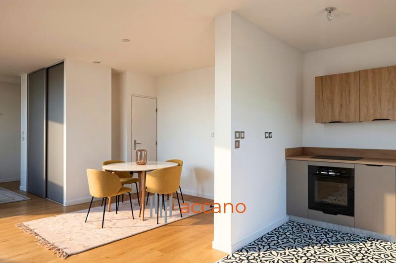 Appartement - 90 m² - 4 pièces