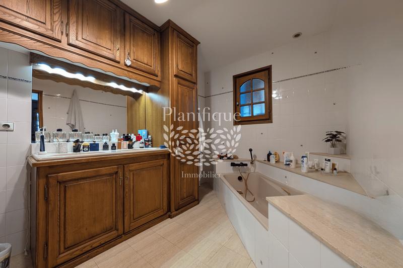 Villa - 469 m² - 10 pièces