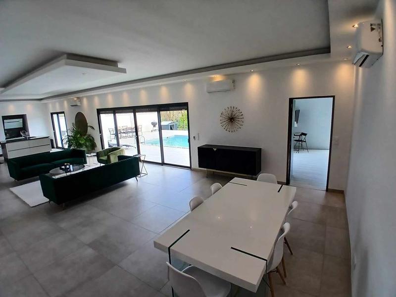 Villa - 230 m² - 6 pièces
