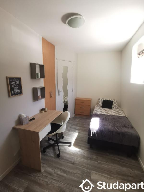 Chambre - 11 m² - 1 pièce