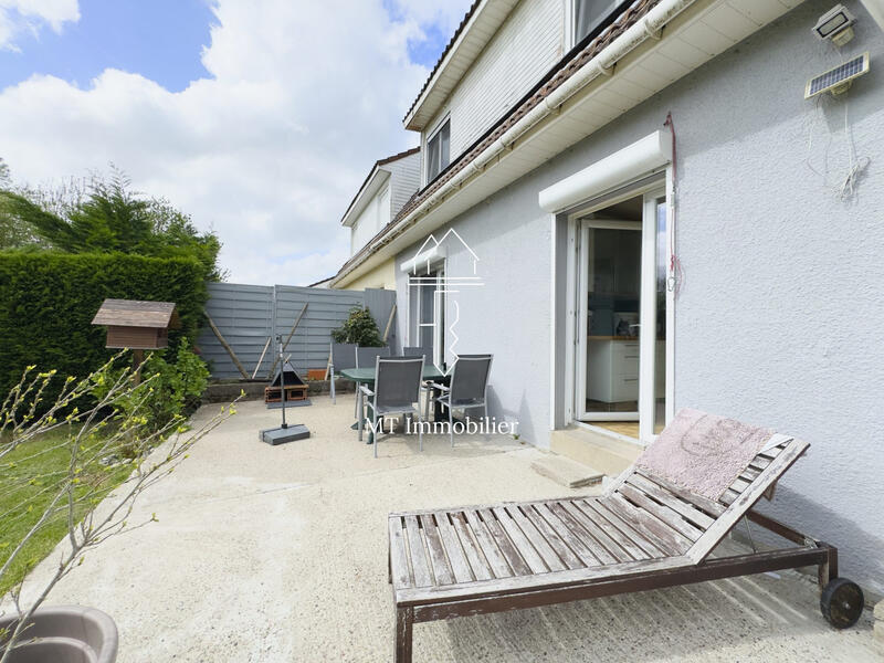 Maison - 94 m² - 5 pièces