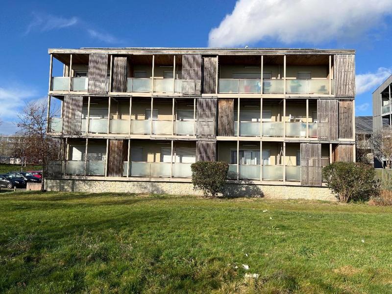 Appartement - 81 m² - 4 pièces