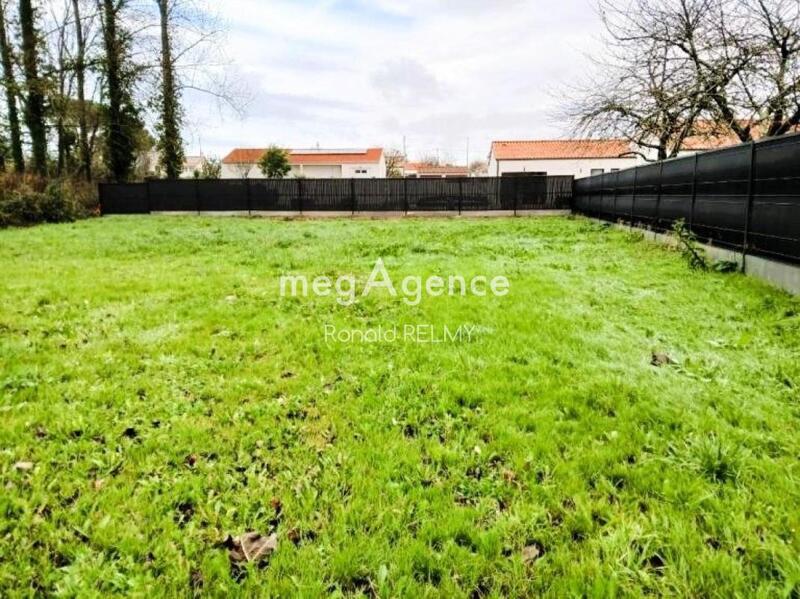 Terrain constructible - 745 m²