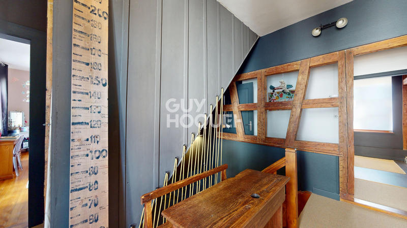 Demeure - 266 m² - 7 pièces