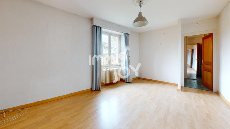 Maison - 214 m² - 7 pièces