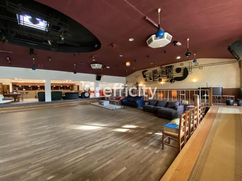 Bureau - 899 m² - 15 pièces