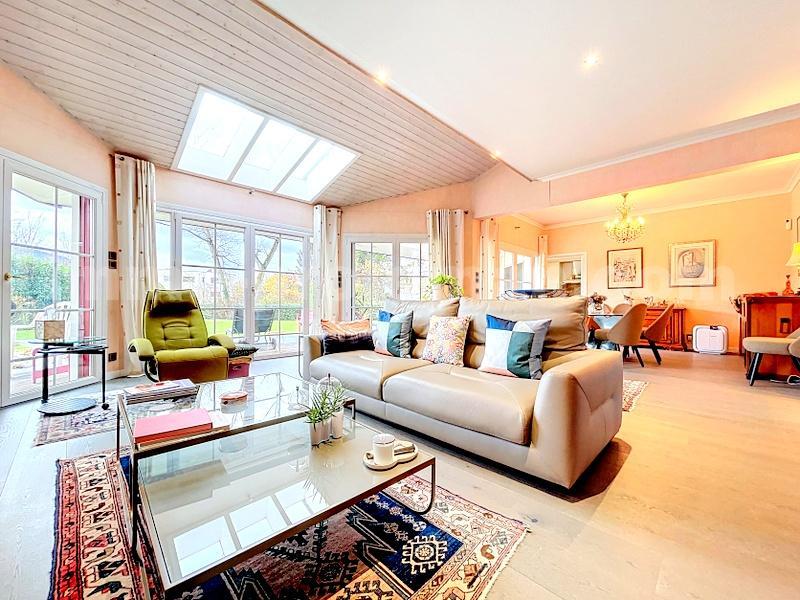 Maison - 297 m² - 7 pièces