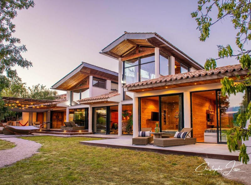 Villa - 231 m² - 5 pièces