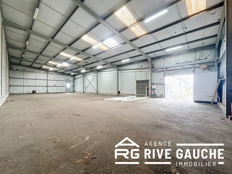 Entrepôt - 1 000 m²