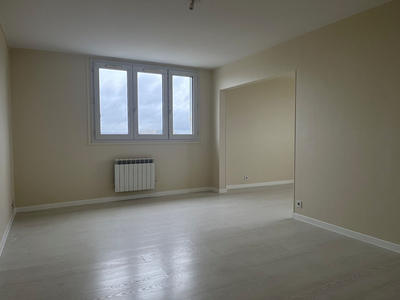 Appartement - 90 m² - 5 pièces