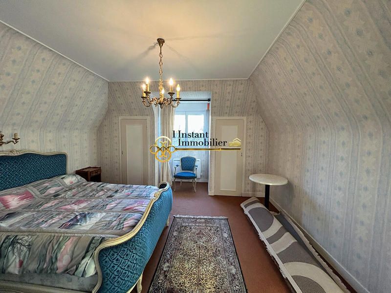 Maison - 193 m² - 9 pièces