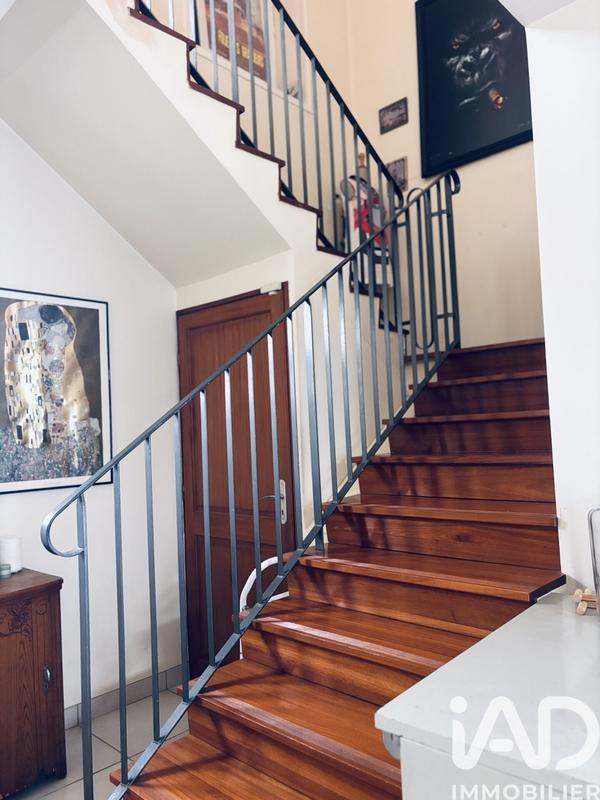 Maison - 213 m² - 7 pièces