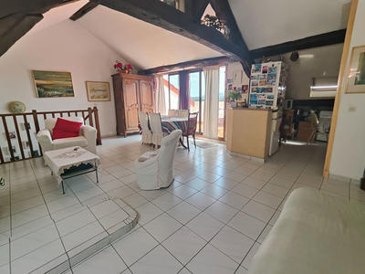 Appartement - 82 m² - 3 pièces