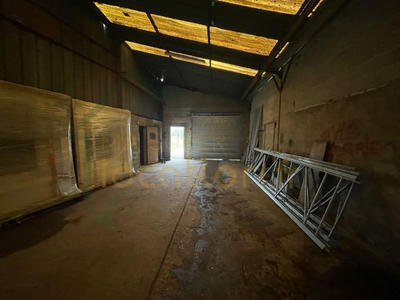 Parking / Garage - 210 m²