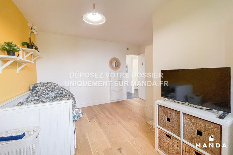 Chambre - 10 m² - 4 pièces
