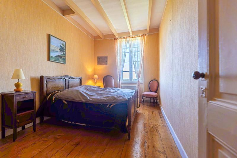 Maison - 327 m² - 7 pièces