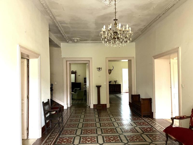 Maison de maîtres - 900 m² - 15 pièces