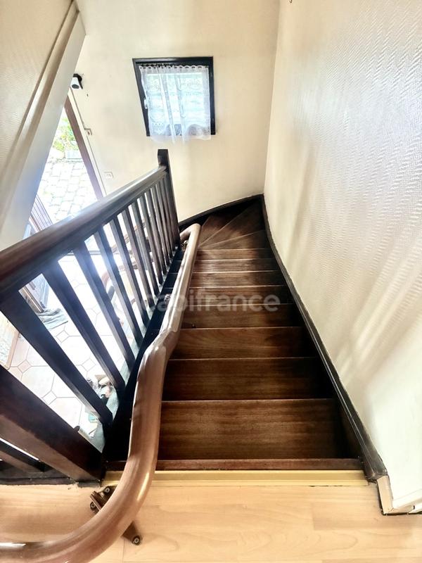 Maison - 101 m² - 6 pièces