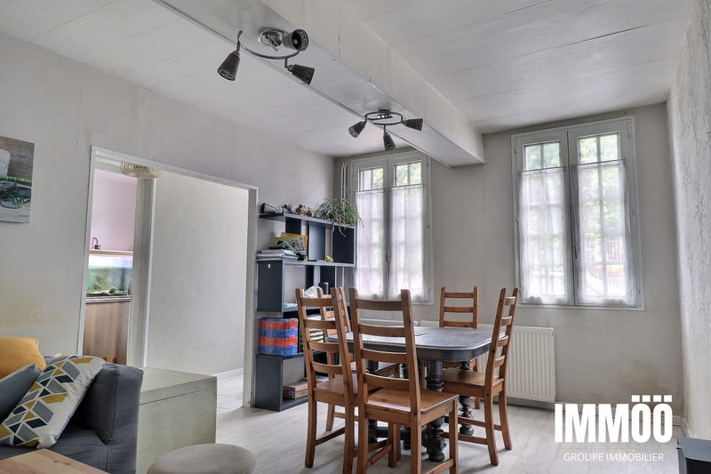 Maison - 97 m² - 6 pièces