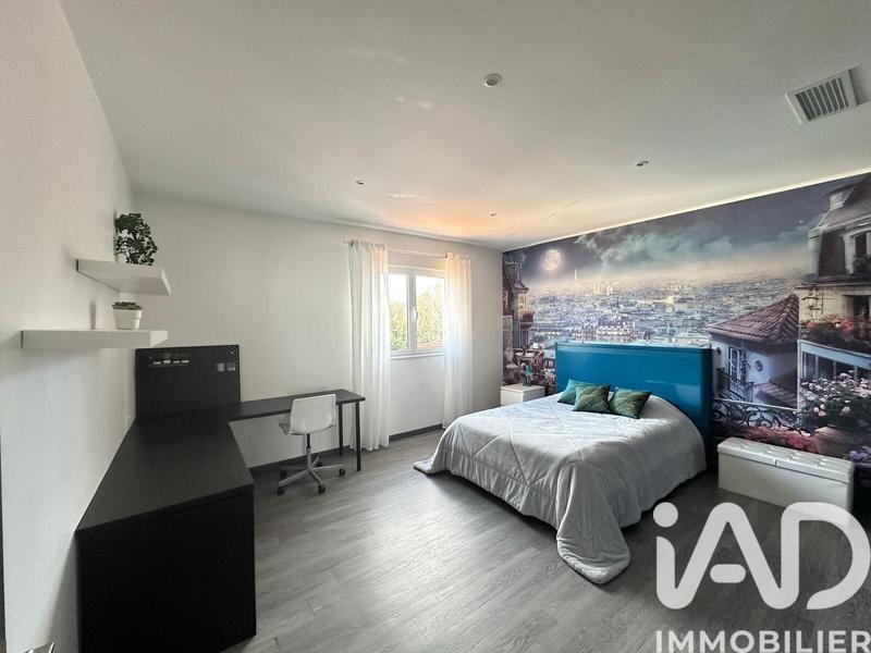 Maison - 328 m² - 6 pièces