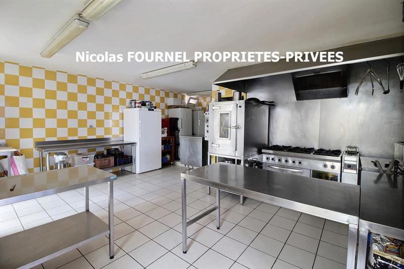 Maison - 280 m² - 6 pièces