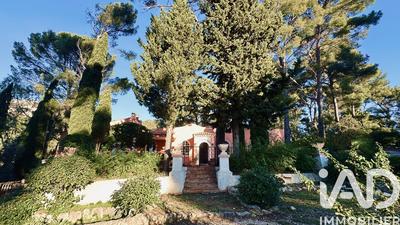 Maison - 292 m² - 11 pièces