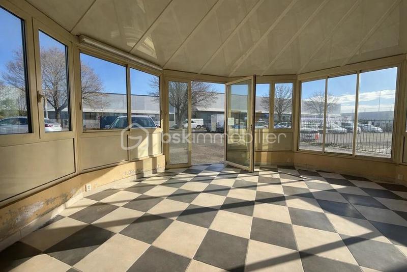 Local d'activité / Entrepôt - 318 m² - 3 pièces