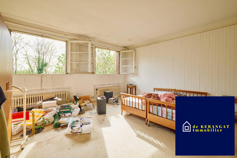 Maison traditionnelle - 230 m² - 8 pièces