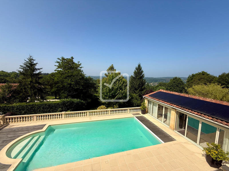 Maison - 150 m² - 7 pièces