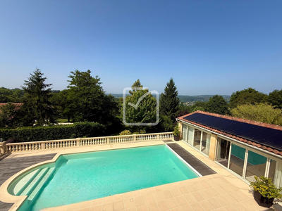 Maison - 150 m² - 7 pièces