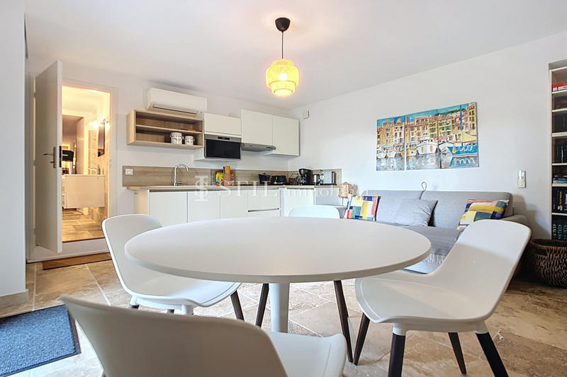 Villa - 270 m² - 6 pièces