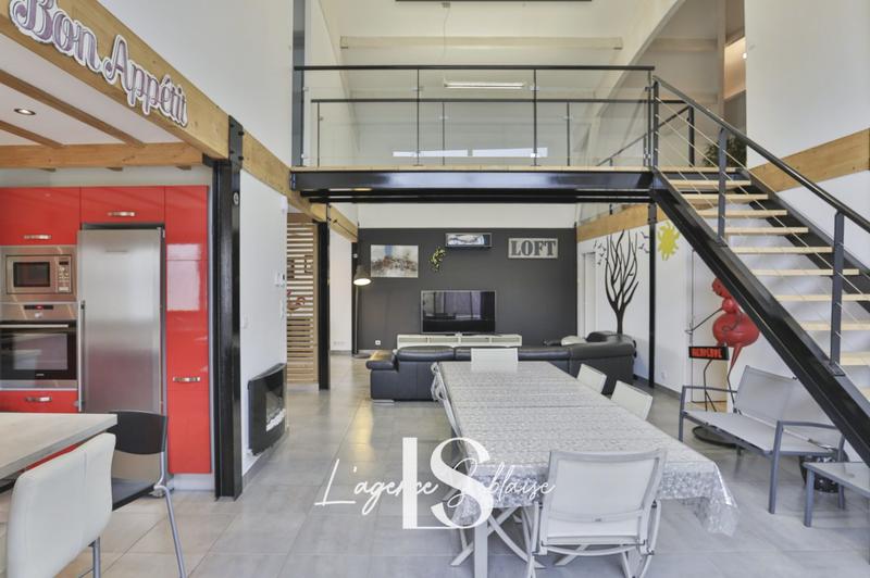 Maison - 177 m² - 7 pièces