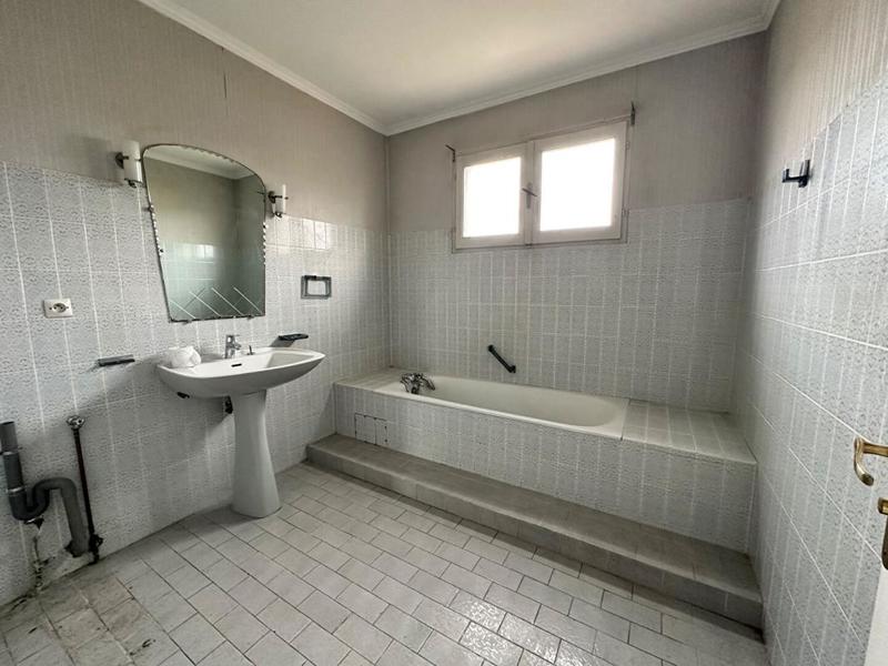 Maison - 198 m² - 7 pièces