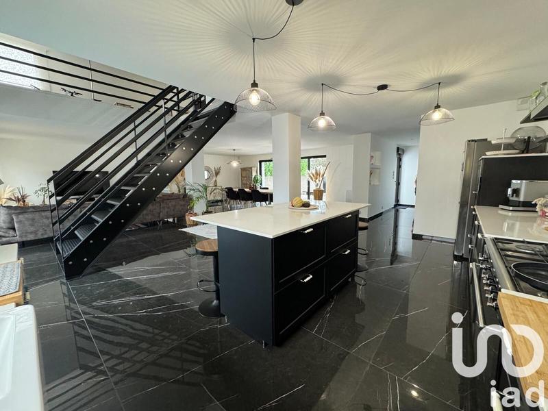 Maison de maîtres - 212 m² - 10 pièces