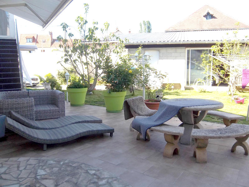 Maison - 159 m² - 9 pièces