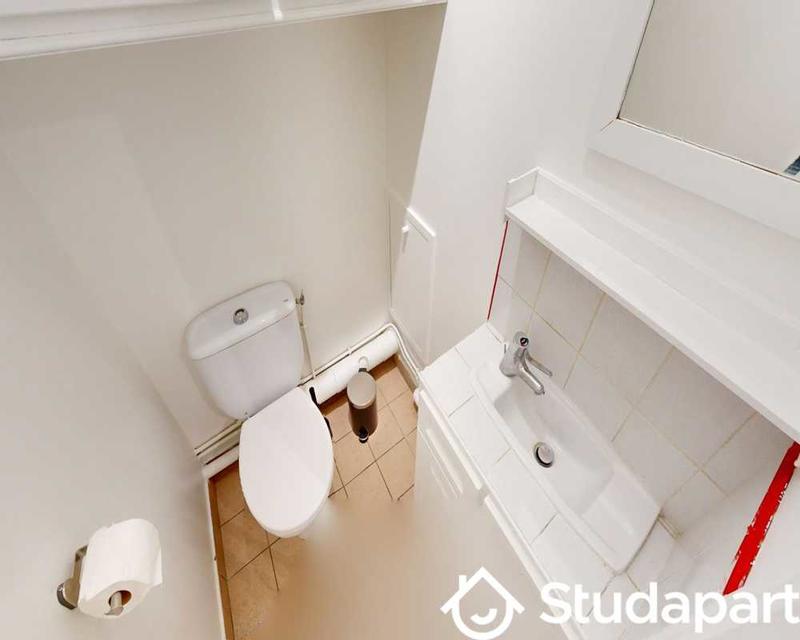 Chambre - 100 m² - 1 pièce