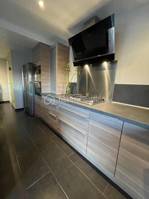 Maison traditionnelle - 148 m² - 7 pièces