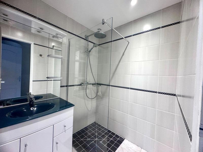 Maison - 98 m² - 8 pièces