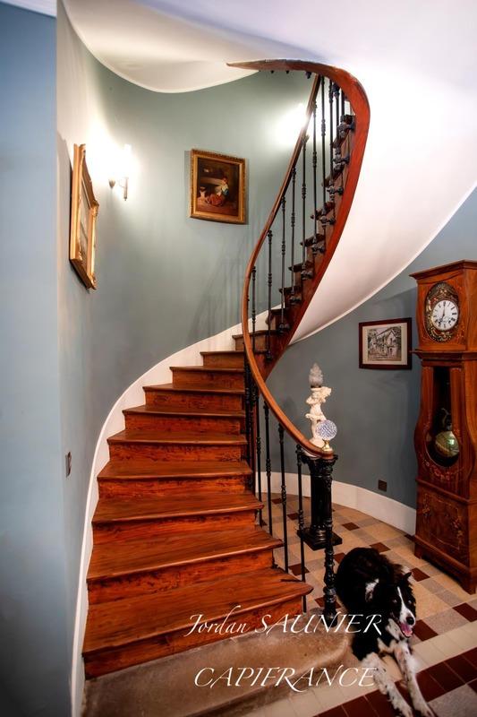 Demeure - 393 m² - 14 pièces