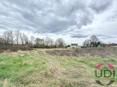 Terrain constructible - 6 213 m²