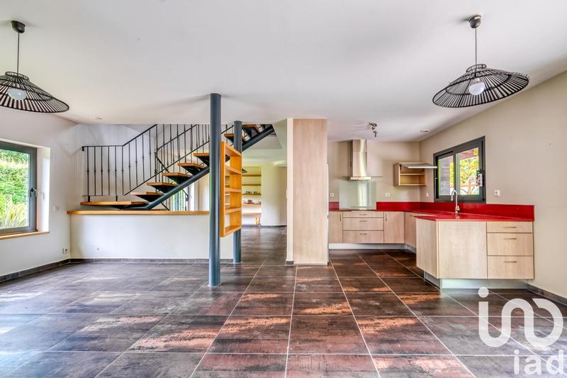 Maison - 200 m² - 7 pièces