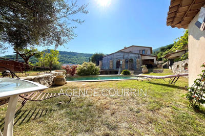 Maison - 203 m² - 5 pièces