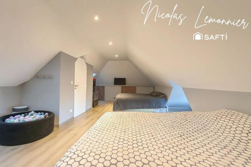 Maison - 240 m² - 6 pièces