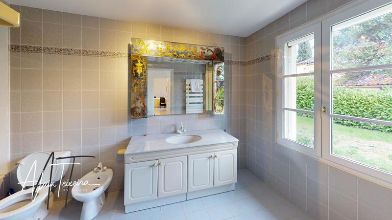 Maison - 290 m² - 10 pièces